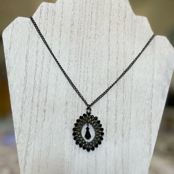 Beaded pendant necklace -superduo beads, Black onyx beads and swarovski crystal - Picture 5 of 5